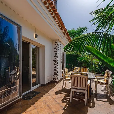 Casa Laura 1 *